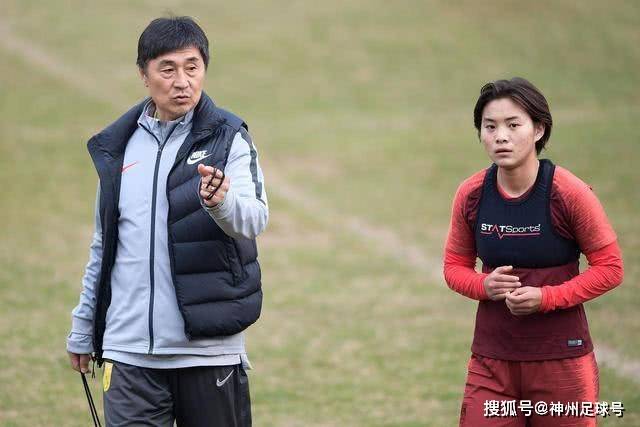 12轮8球领跑中超射手榜 王钰栋为什么会爆发？